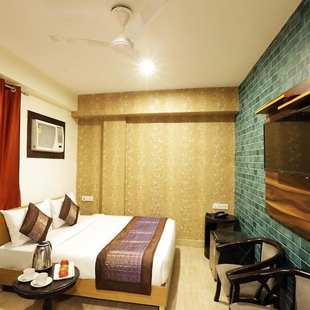 Hotel Airport Star Нью-Дели Экстерьер фото