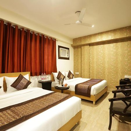 Hotel Airport Star Нью-Дели Экстерьер фото