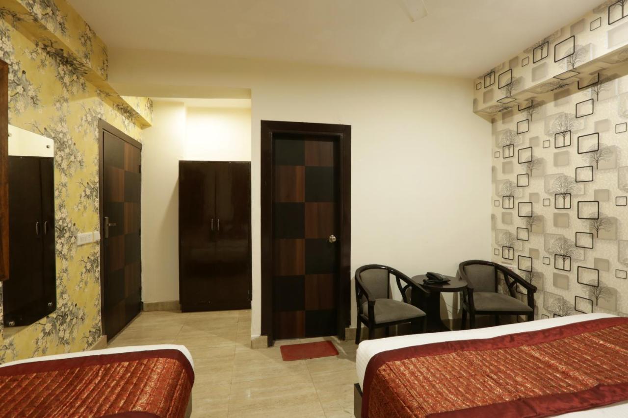 Hotel Airport Star Нью-Дели Экстерьер фото